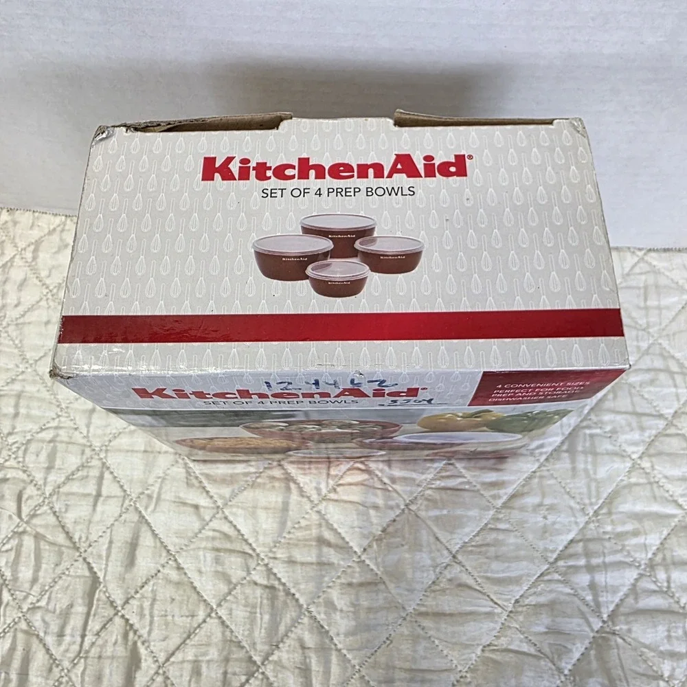 New KitchenAid Empire Red Set of 4 Measuring Prep Bowls 1, 2, 3, & 4 Cup w/ Lids